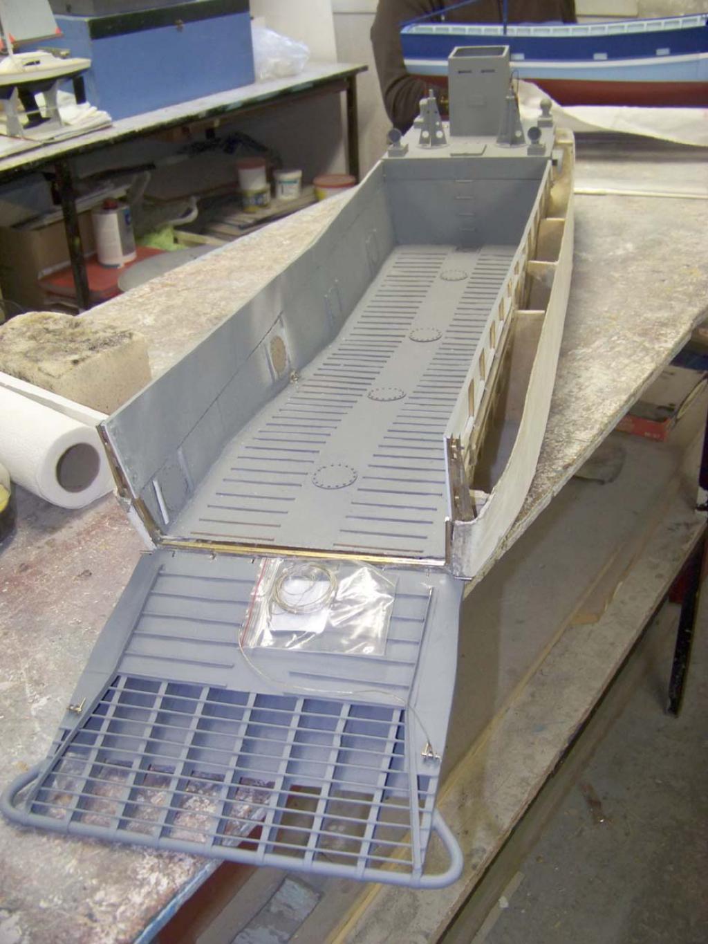 Barge LCM 6 au 1/16e - Page 4 109_3580-496228f