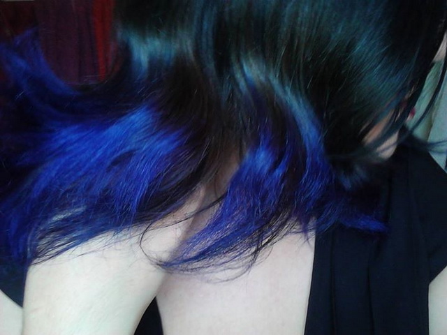 Cheveux chimiques et teintures funky - Page 18 Tuf-48dceea